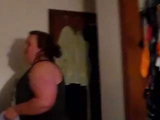 The wife brings the husband home a surprise, he can't forget, forget
